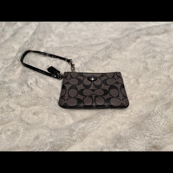 Coach Wrislet - Picture 3 of 5